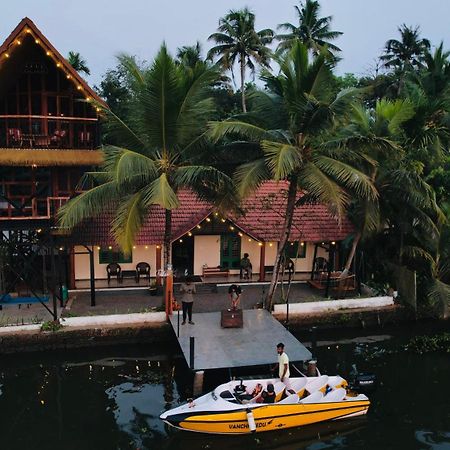 Апартаменти Tulsi Kayal Retreat Champakulam Екстер'єр фото