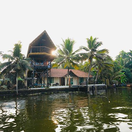 Апартаменти Tulsi Kayal Retreat Champakulam Екстер'єр фото