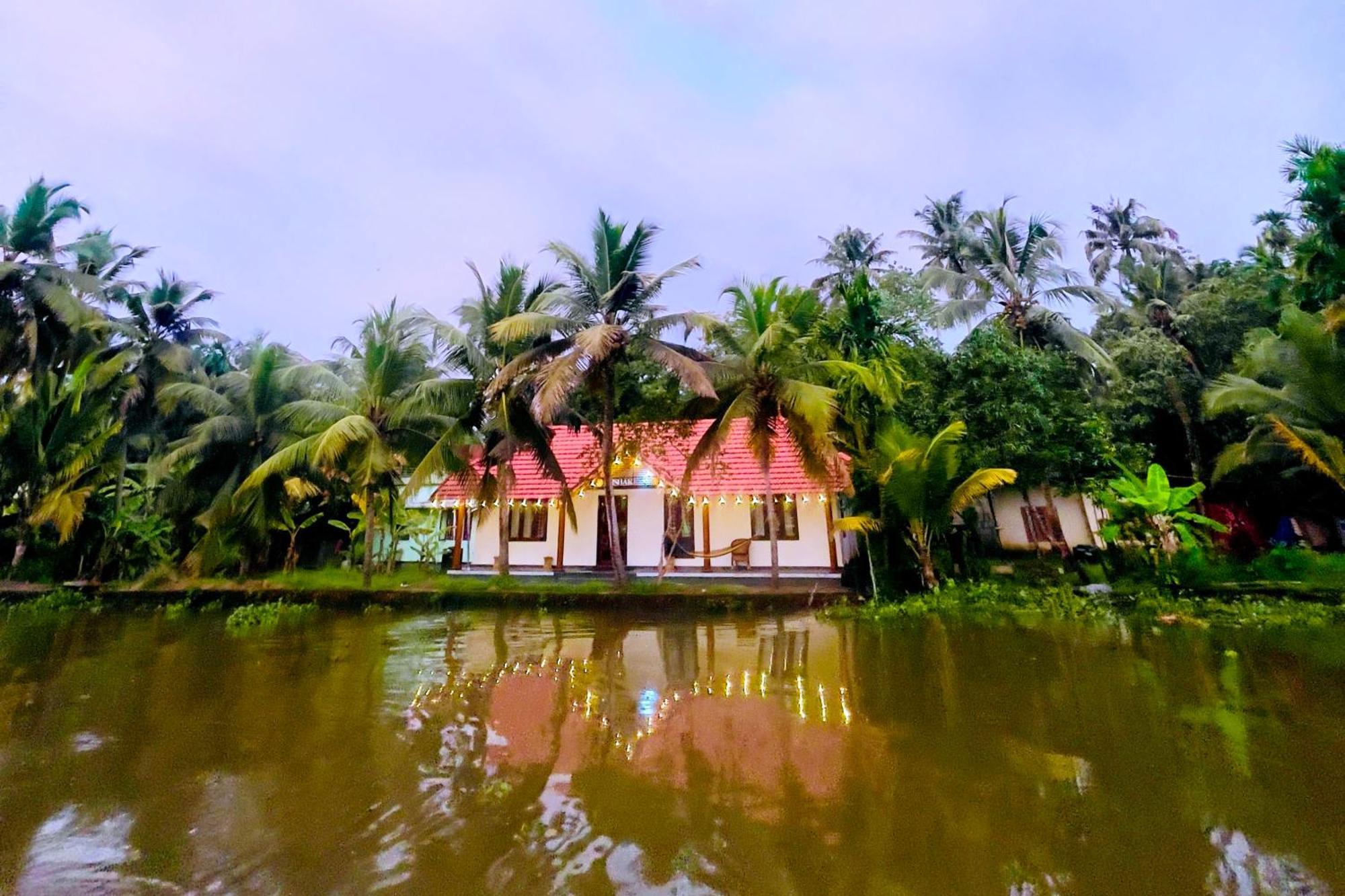 Апартаменти Tulsi Kayal Retreat Champakulam Екстер'єр фото
