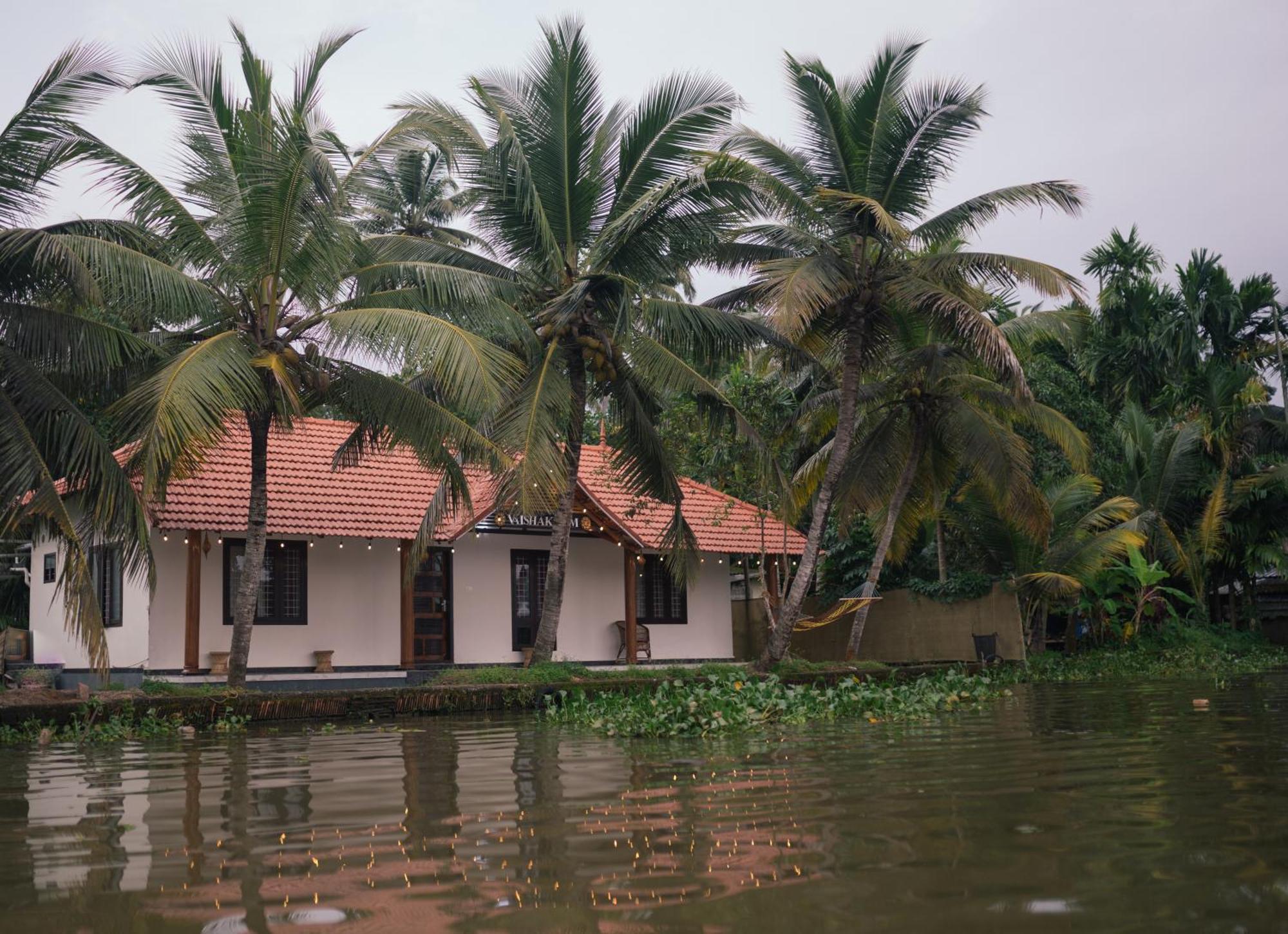 Апартаменти Tulsi Kayal Retreat Champakulam Екстер'єр фото