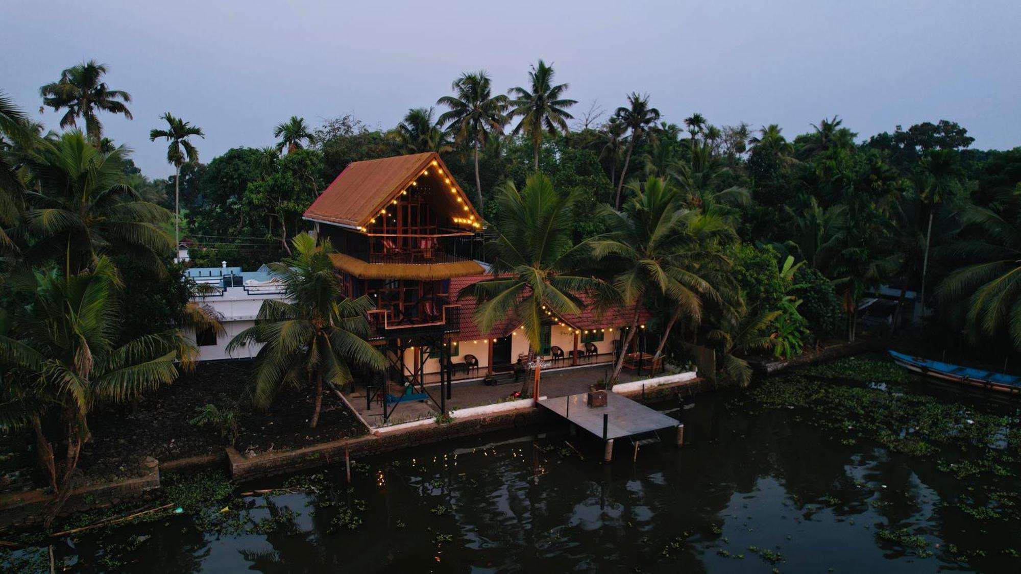 Апартаменти Tulsi Kayal Retreat Champakulam Екстер'єр фото