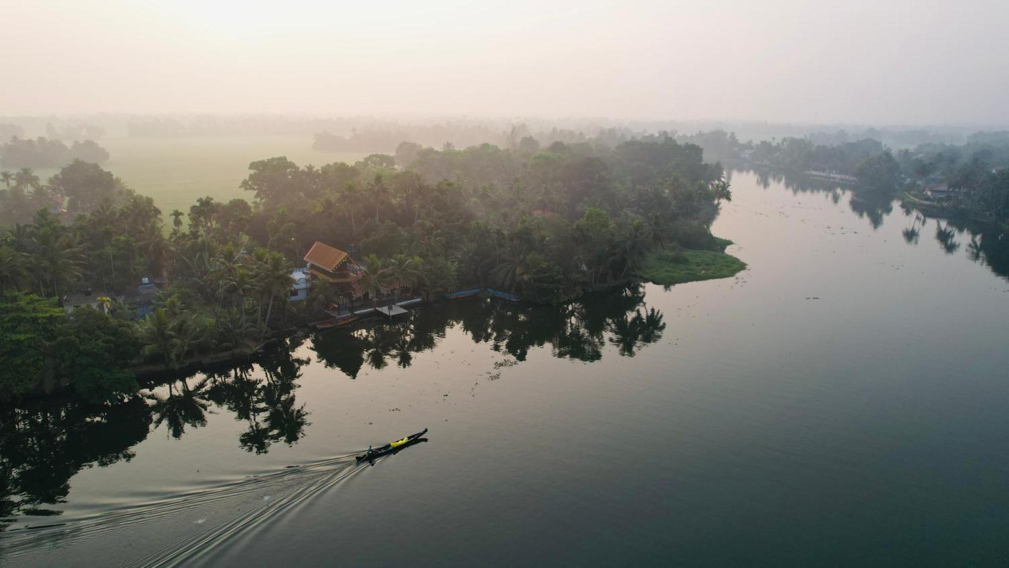Апартаменти Tulsi Kayal Retreat Champakulam Екстер'єр фото