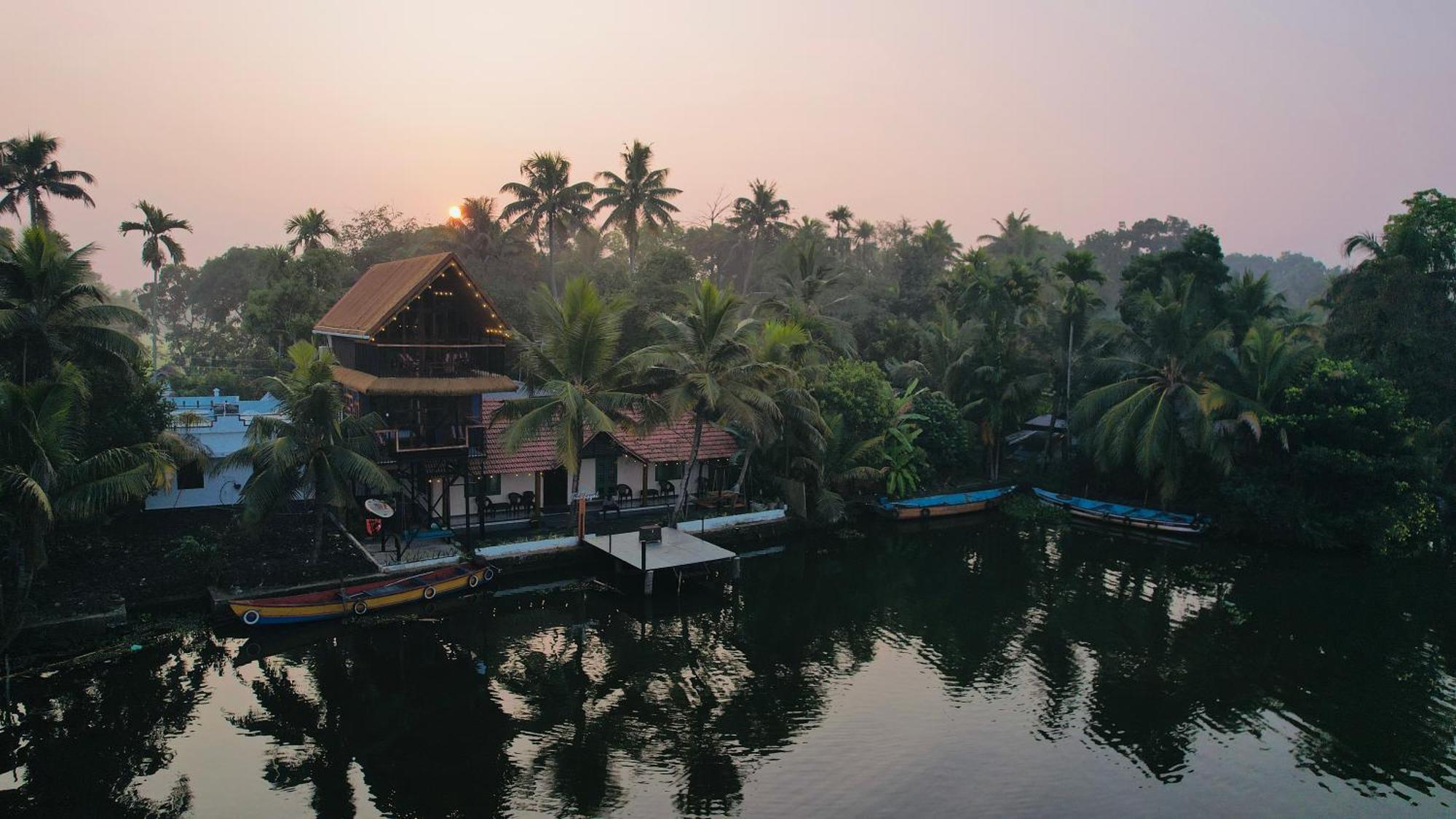 Апартаменти Tulsi Kayal Retreat Champakulam Екстер'єр фото