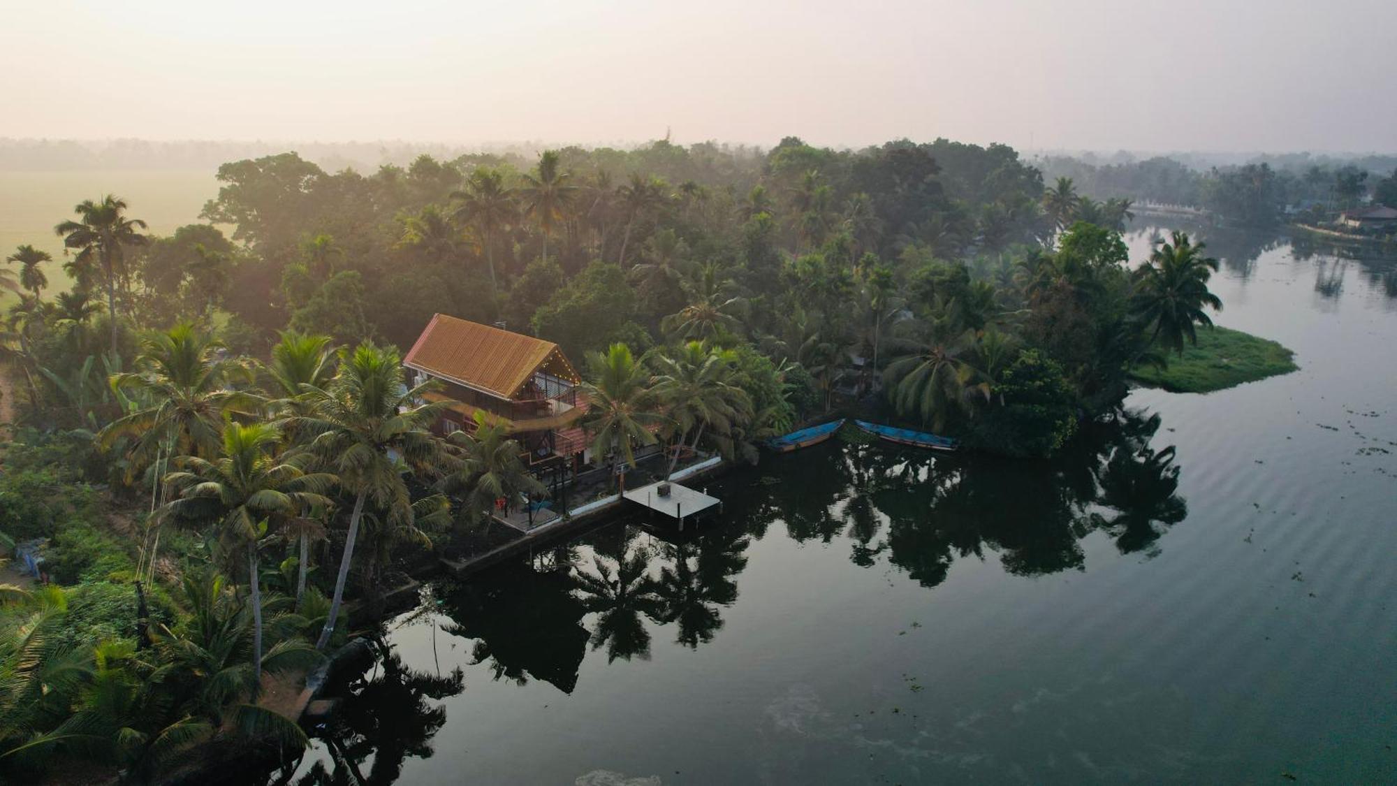 Апартаменти Tulsi Kayal Retreat Champakulam Екстер'єр фото