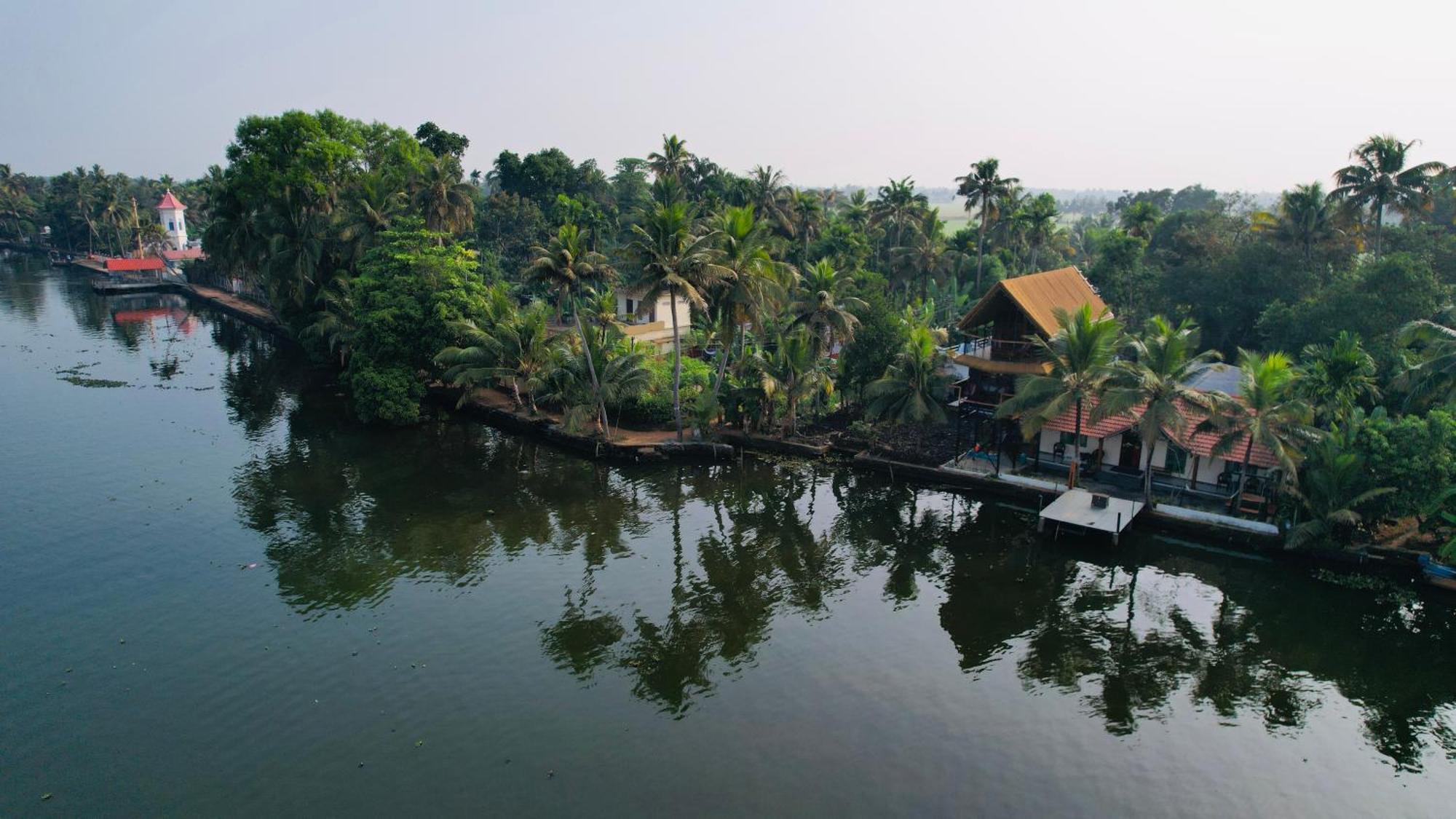 Апартаменти Tulsi Kayal Retreat Champakulam Екстер'єр фото